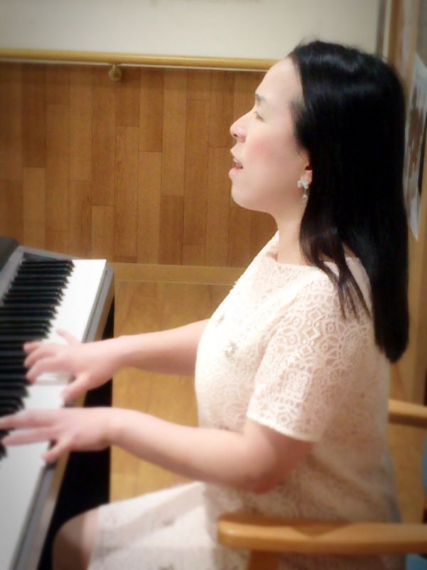 季節の歌をとりいれて 「美声教室」